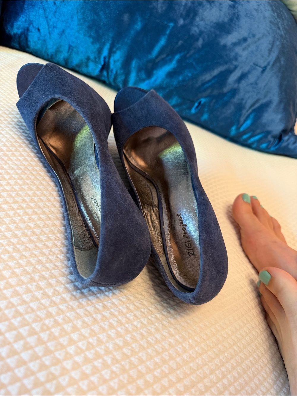 8 1/2 ZIGI girl Royal Blue Suede Peep-Toe Platform stiletto Pumps